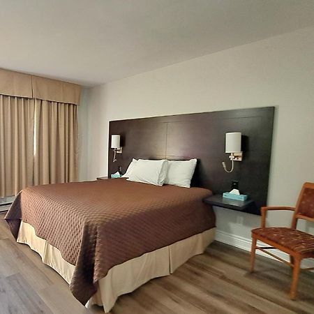 Cedar Lodge Motel Goderich Bagian luar foto