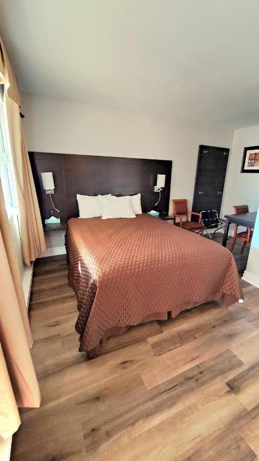 Cedar Lodge Motel Goderich Bagian luar foto