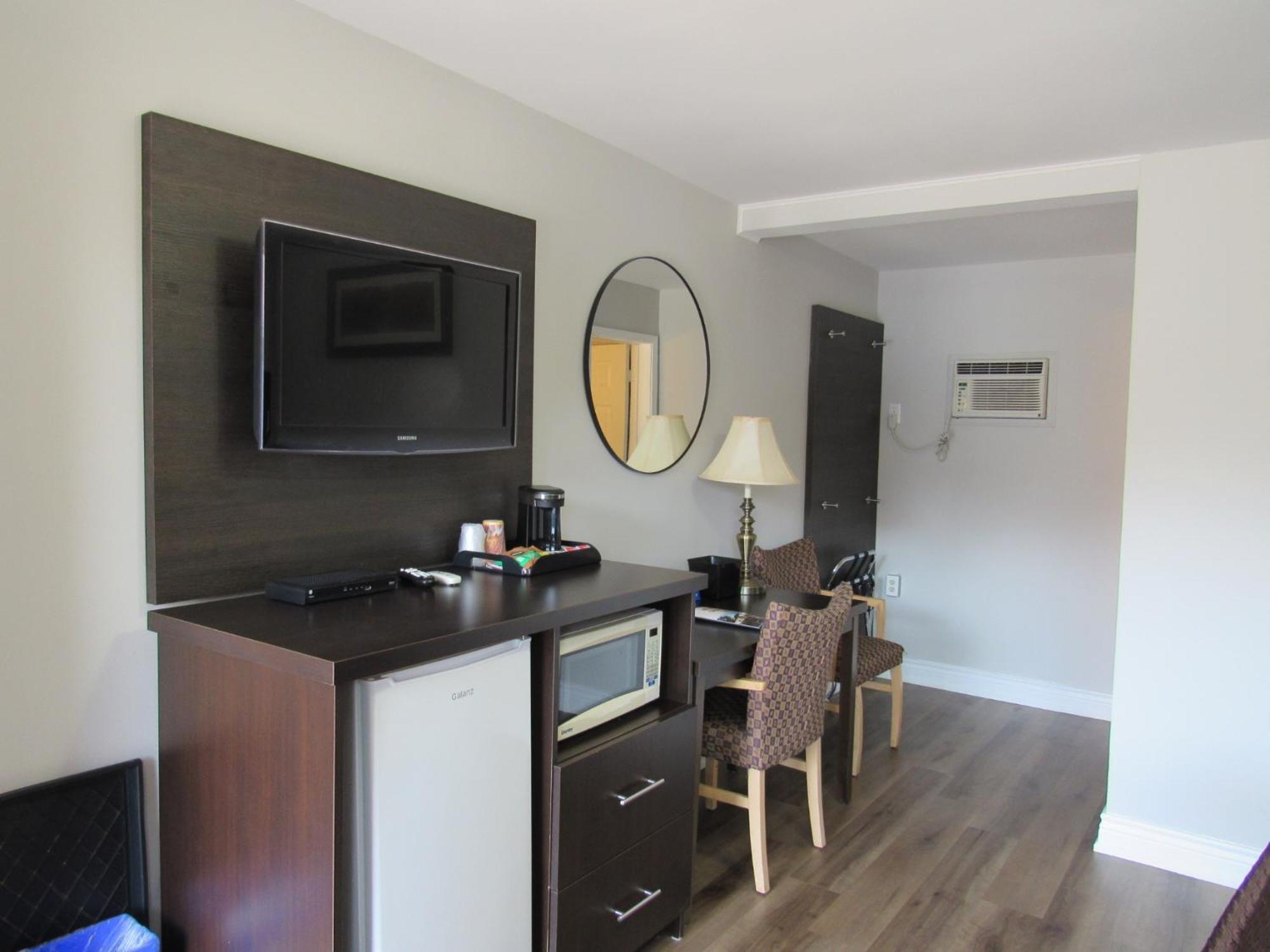 Cedar Lodge Motel Goderich Bagian luar foto
