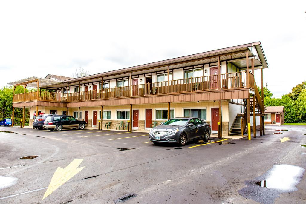 Cedar Lodge Motel Goderich Bagian luar foto