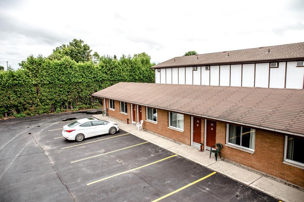 Cedar Lodge Motel Goderich Bagian luar foto