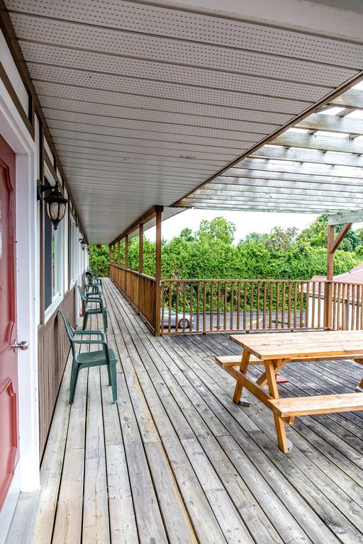 Cedar Lodge Motel Goderich Bagian luar foto