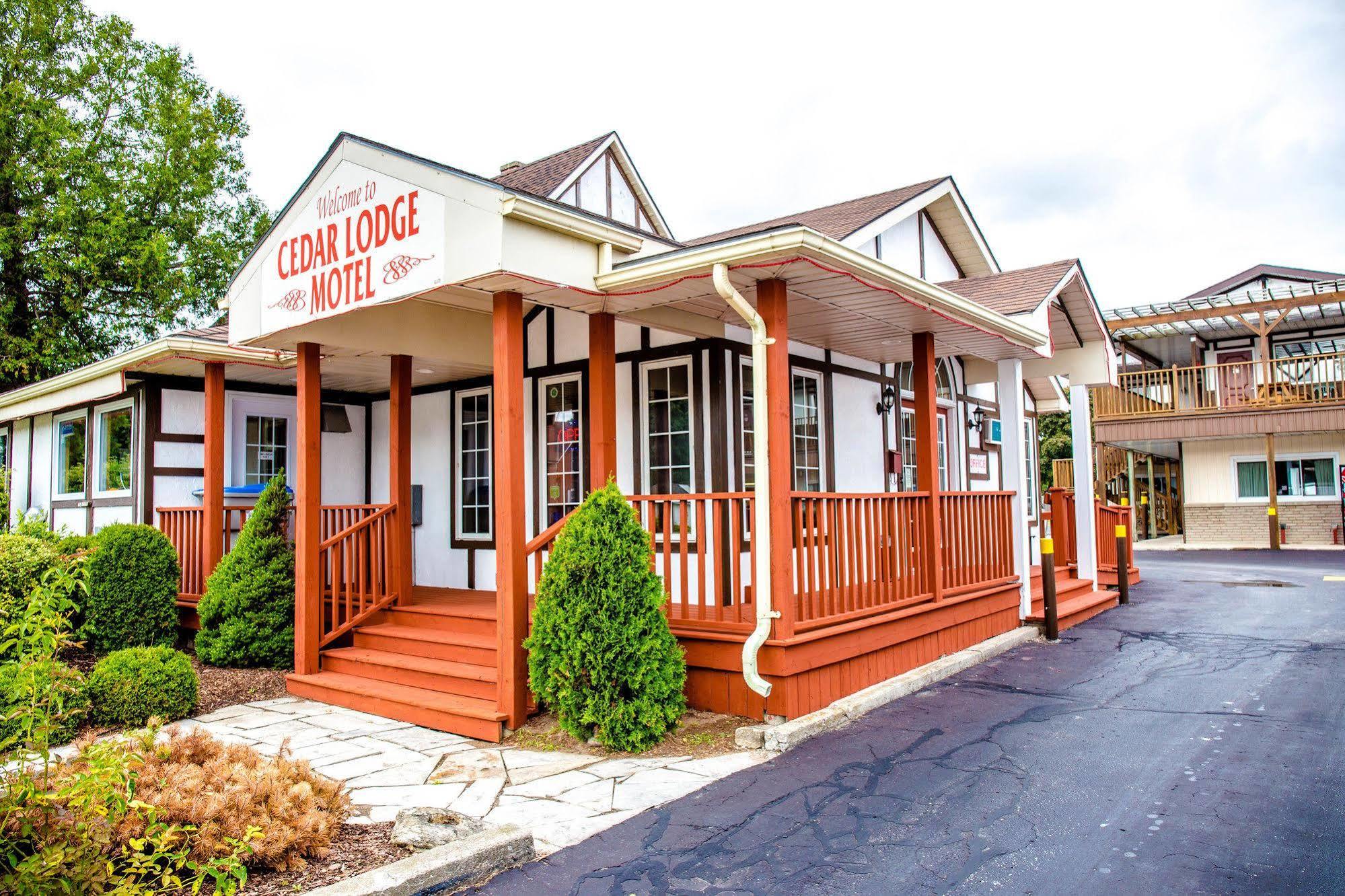Cedar Lodge Motel Goderich Bagian luar foto