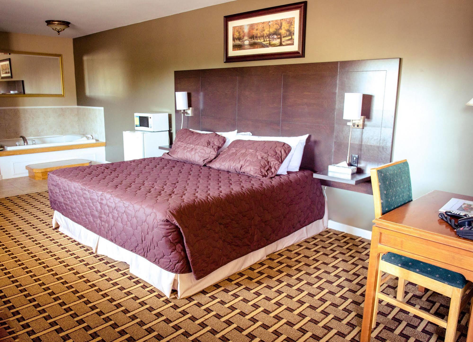 Cedar Lodge Motel Goderich Bagian luar foto