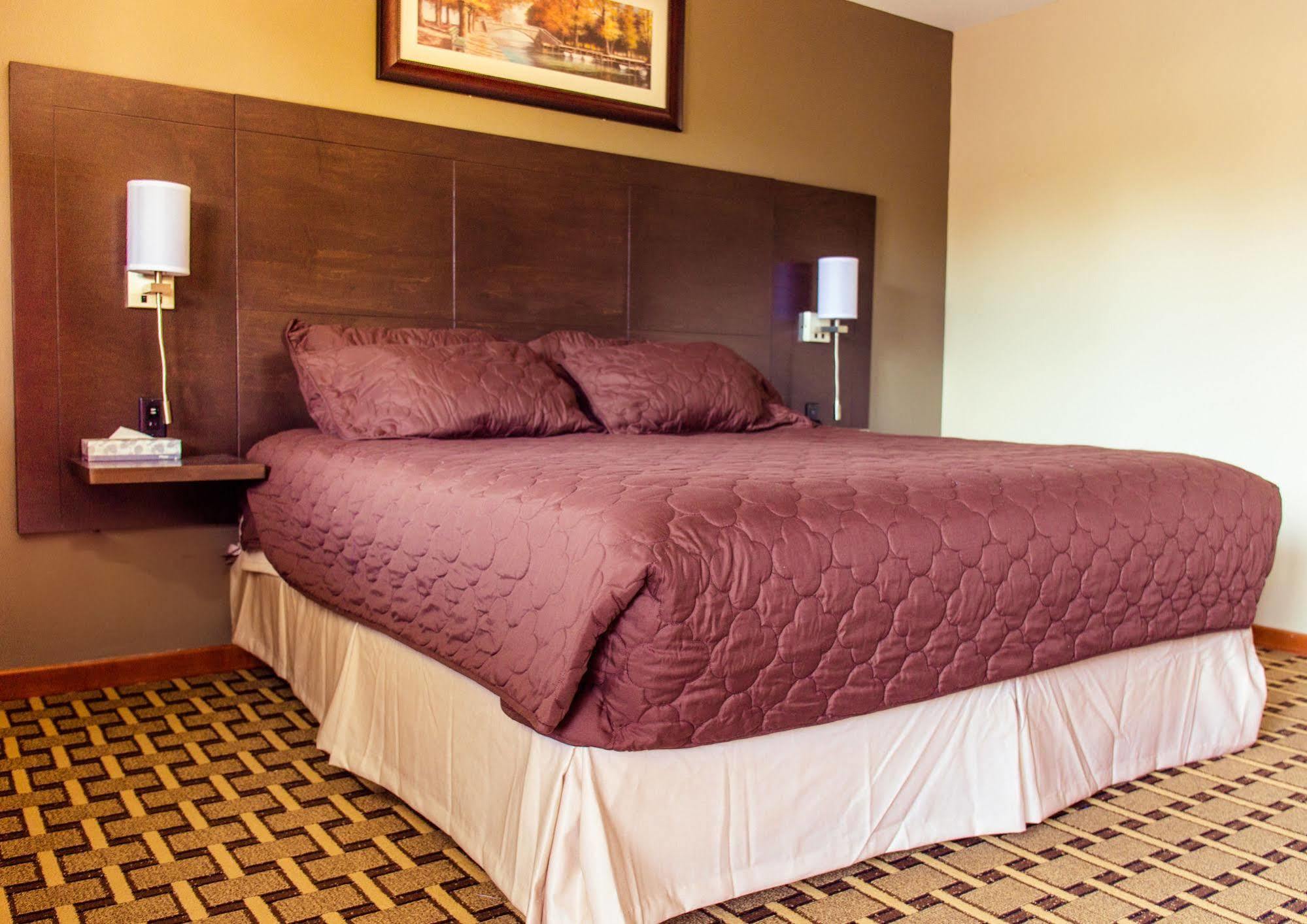 Cedar Lodge Motel Goderich Bagian luar foto