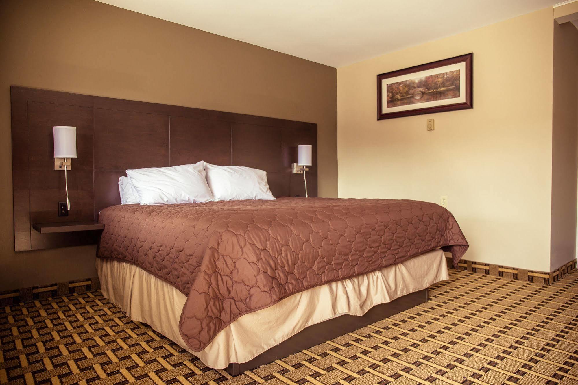 Cedar Lodge Motel Goderich Bagian luar foto