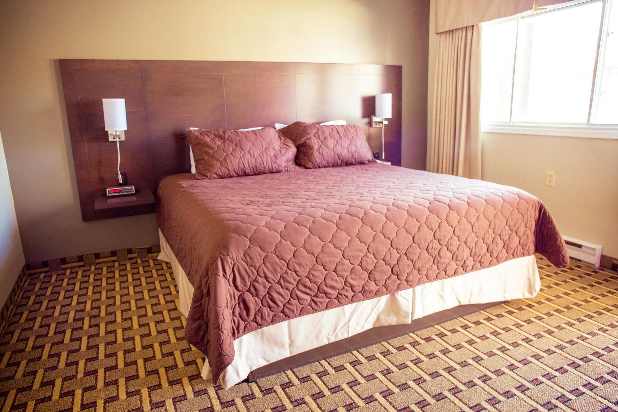 Cedar Lodge Motel Goderich Bagian luar foto
