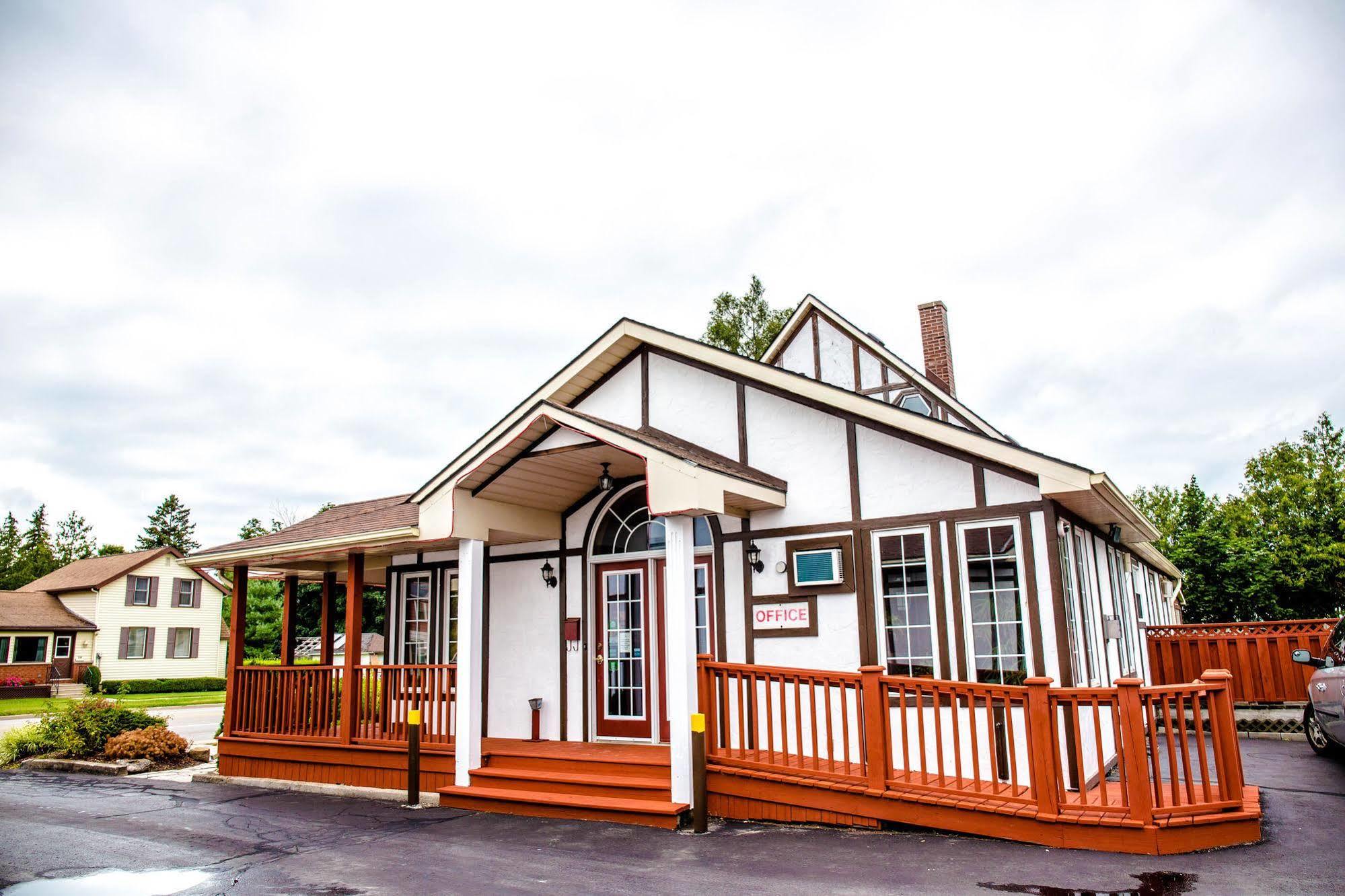 Cedar Lodge Motel Goderich Bagian luar foto