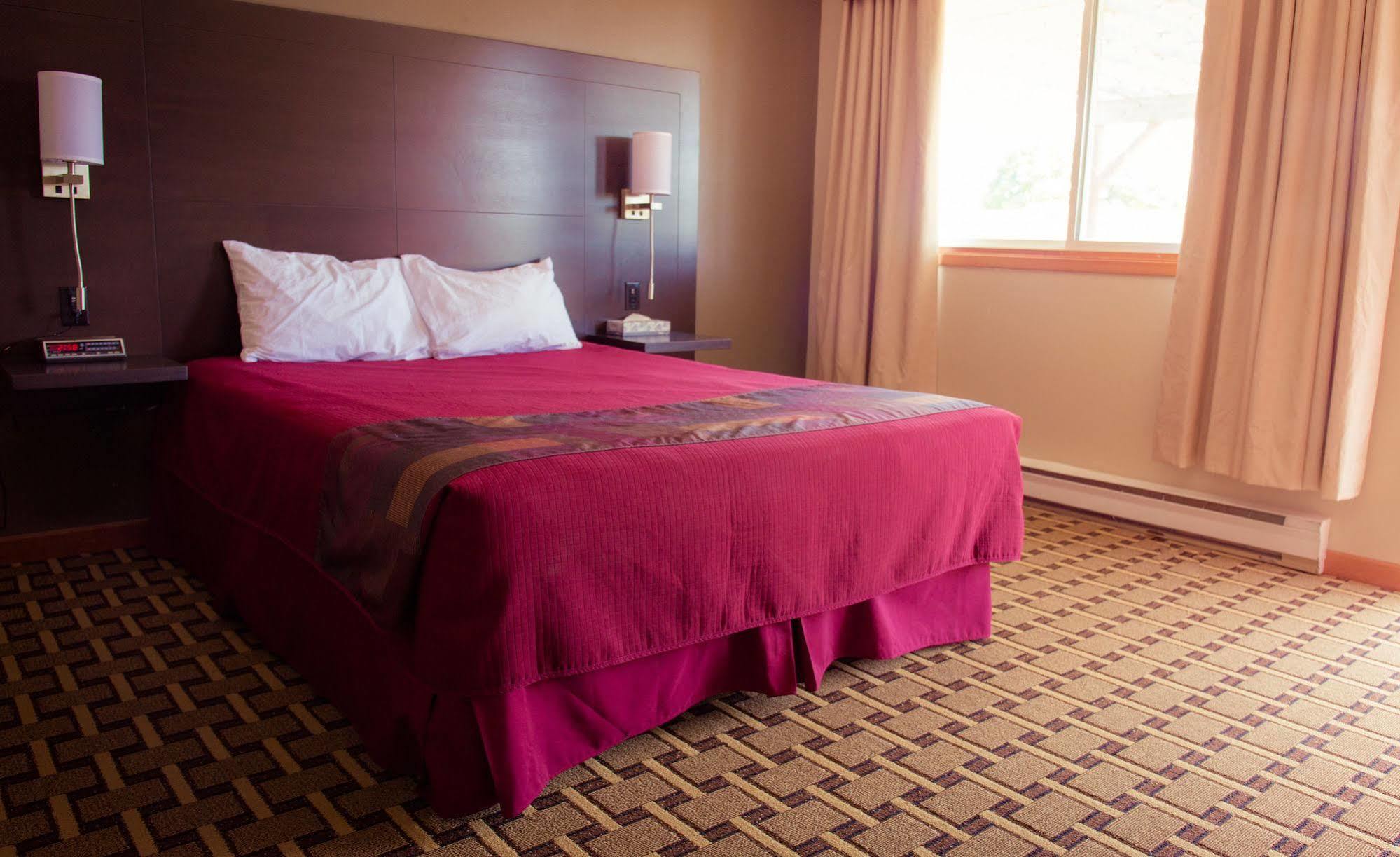 Cedar Lodge Motel Goderich Bagian luar foto